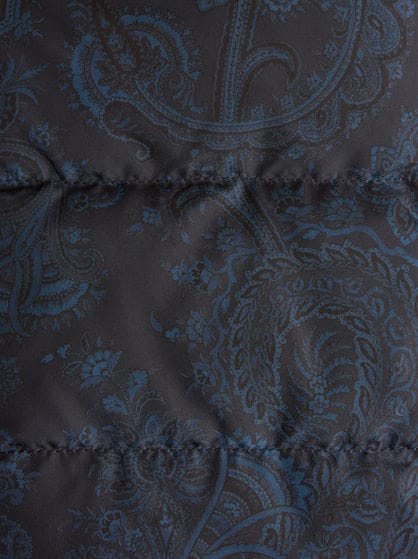 SLEEVELESS PAISLEY DOWN JACKET WITH HOOD