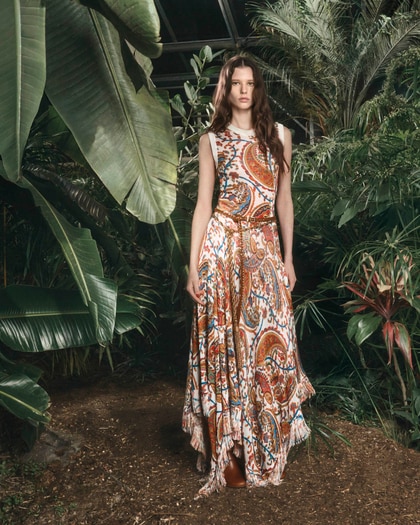 Models wearing Etro KNIT LONG DRESS WITH FRINGING AND FLORAL PAISLEY MOTIF