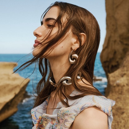 Etro model wearing Etro jewels