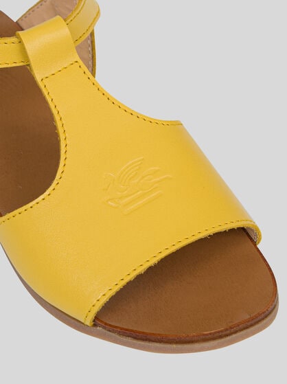 SANDALS WITH STRAP
