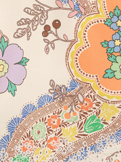 SHORTS WITH FLOWER AND BUTTERFLY PRINT