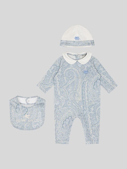 CONJUNTO DE PELELE, GORRITO Y BABERO