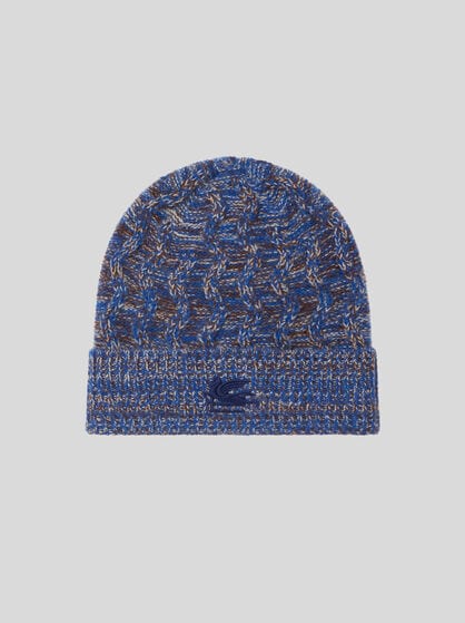 CASHMERE BEANIE WITH CABLE DETAIL AND PEGASO EMBROIDERY