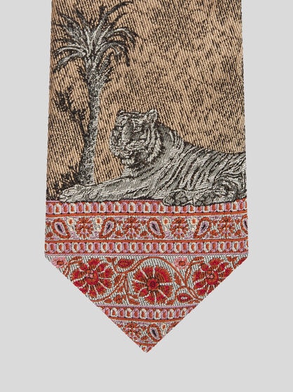 TIE WITH PLACED DESIGNS