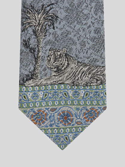 TIE WITH PLACED DESIGNS