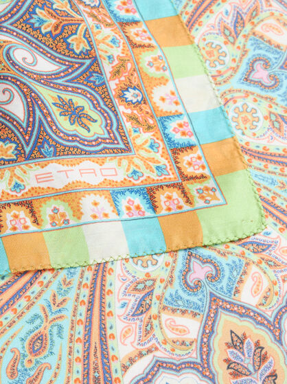 POCKET SQUARE WITH FLORAL AND MEDALLION PRINT