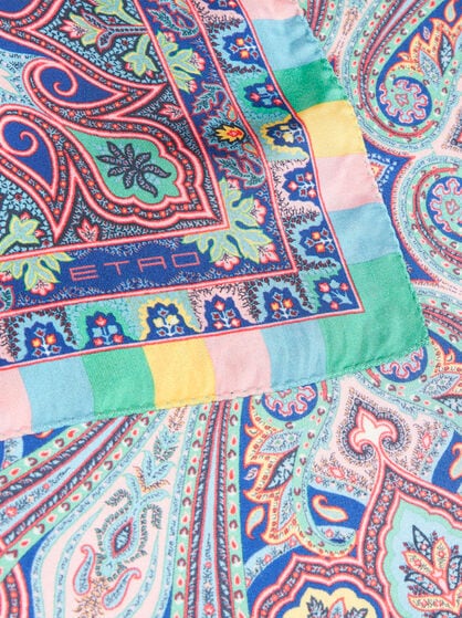POCKET SQUARE WITH FLORAL AND MEDALLION PRINT