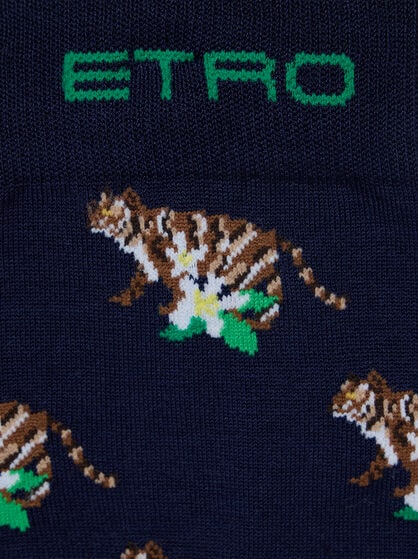SOCKS WITH TIGERS