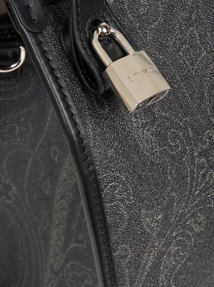 ARNICA TRAVEL BAG