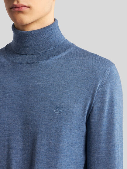 WOOL TURTLENECK WITH EMBROIDERY