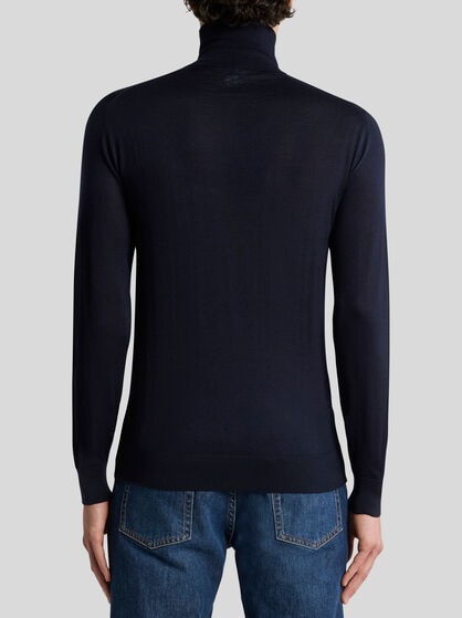 CASHMERE AND SILK TURTLENECK SWEATER