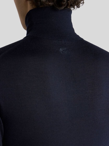 CASHMERE AND SILK TURTLENECK SWEATER