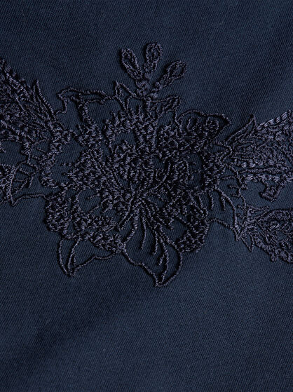 T-SHIRT WITH EMBROIDERY