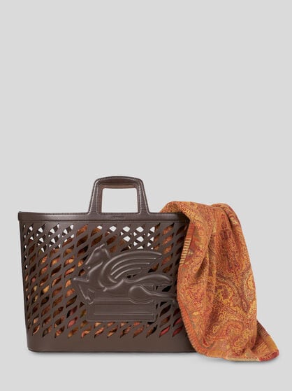 THROW BLANKET HOLDER