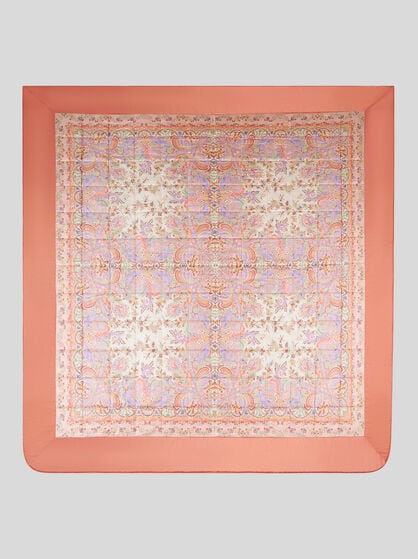 SILK QUILT WITH LEAFY PRINT
