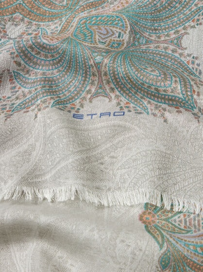 SCARF WITH FOLIAGE-PATTERNED EDGES
