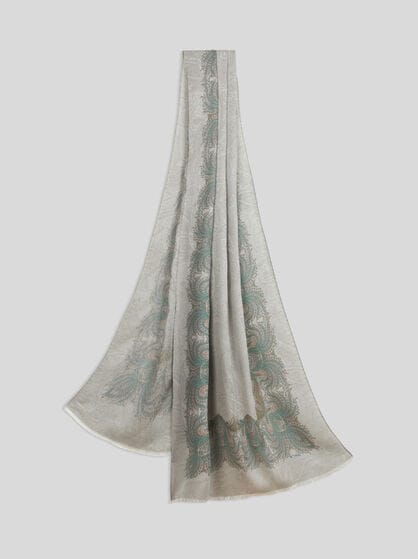 SCARF WITH FOLIAGE-PATTERNED EDGES