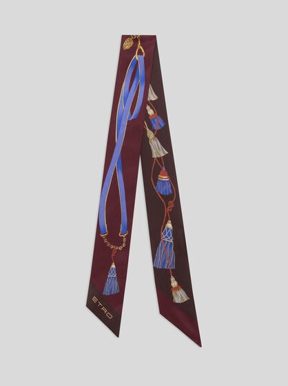 SILK PAISLEYINA WITH CHARM MOTIF
