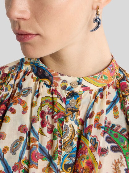 EARRINGS WITH MINI METALLIC PAISLEY DETAIL