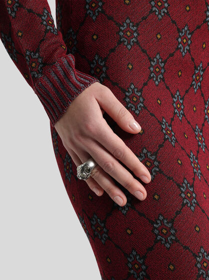 RING MIT SCHMUCKSTEINEN