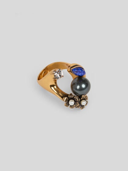 RING WITH APPLIQU&Eacute;S