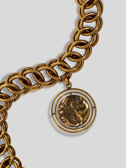 NECKLACE WITH PAISLEY BUTTON