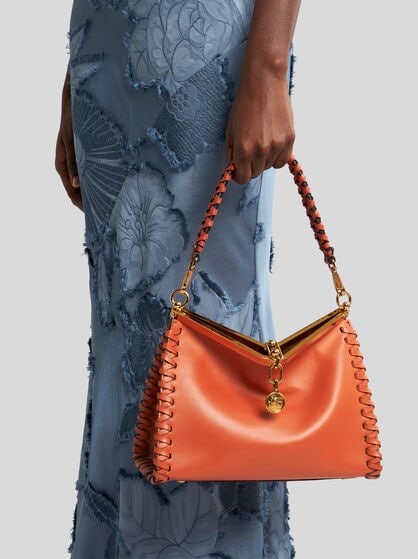 MEDIUM VELA BAG WITH THREAD WORK