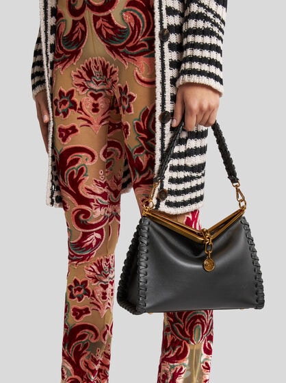 MEDIUM VELA BAG WITH THREAD WORK