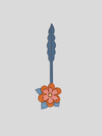 FULL-GRAIN LEATHER FLOWER CHARM