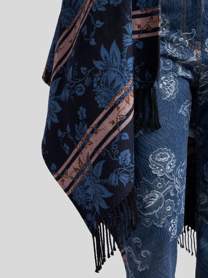 FLORAL JACQUARD CAPE