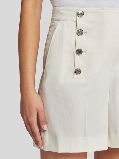 SHORTS WITH PEGASO BUTTONS