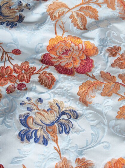 ETUIKLEID AUS JACQUARD