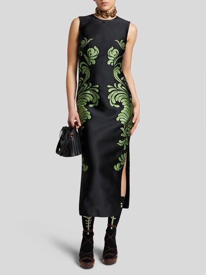 ETUIKLEID AUS BROKATJACQUARD