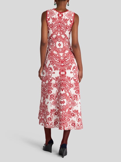 SLEEVELESS DRESS WITH LACE MOTIF