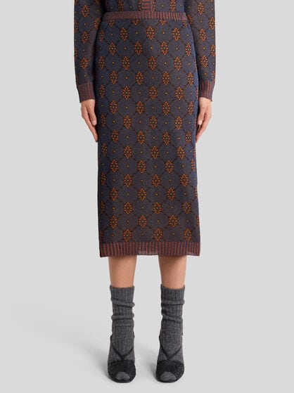 KNIT SKIRT WITH TIE-INSPIRED MOTIF