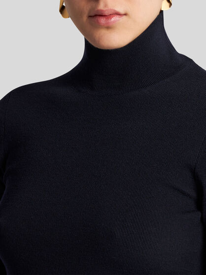 WOOL TURTLENECK SWEATER