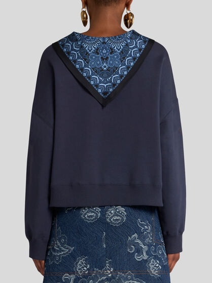 SWEATSHIRT WITH PRINTED SILK SCARF