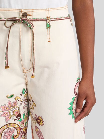 CULOTTE JEANS WITH BELT AND PAISLEY MOTIF