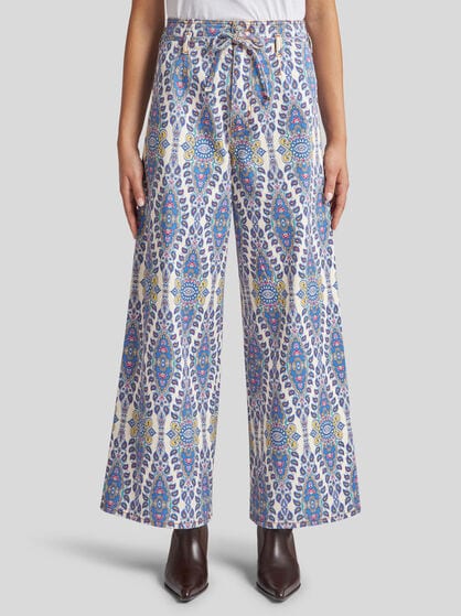CULOTTE JEANS WITH BELT AND MEDALLION/PAISLEY MOTIF