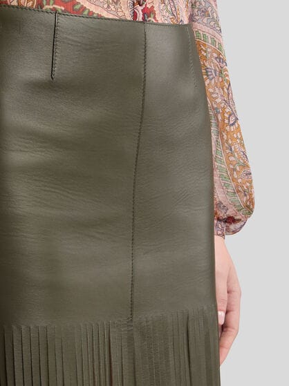 LEATHER SKIRT WITH FRINGING