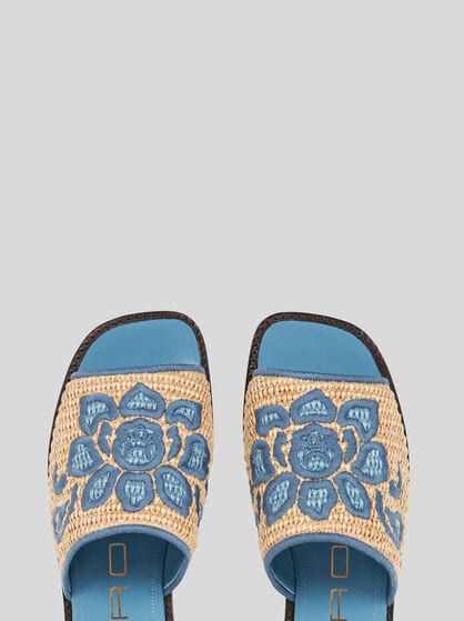 EMBROIDERED RAFFIA SLIDES