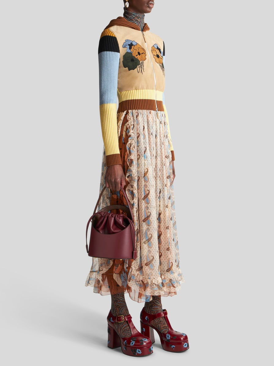 【ETRO】エトロ ドローストリング サトゥルノ バケットバッグ エトロから新作バッグ「サトゥルノ」が登場！ | エトロ ジャパン