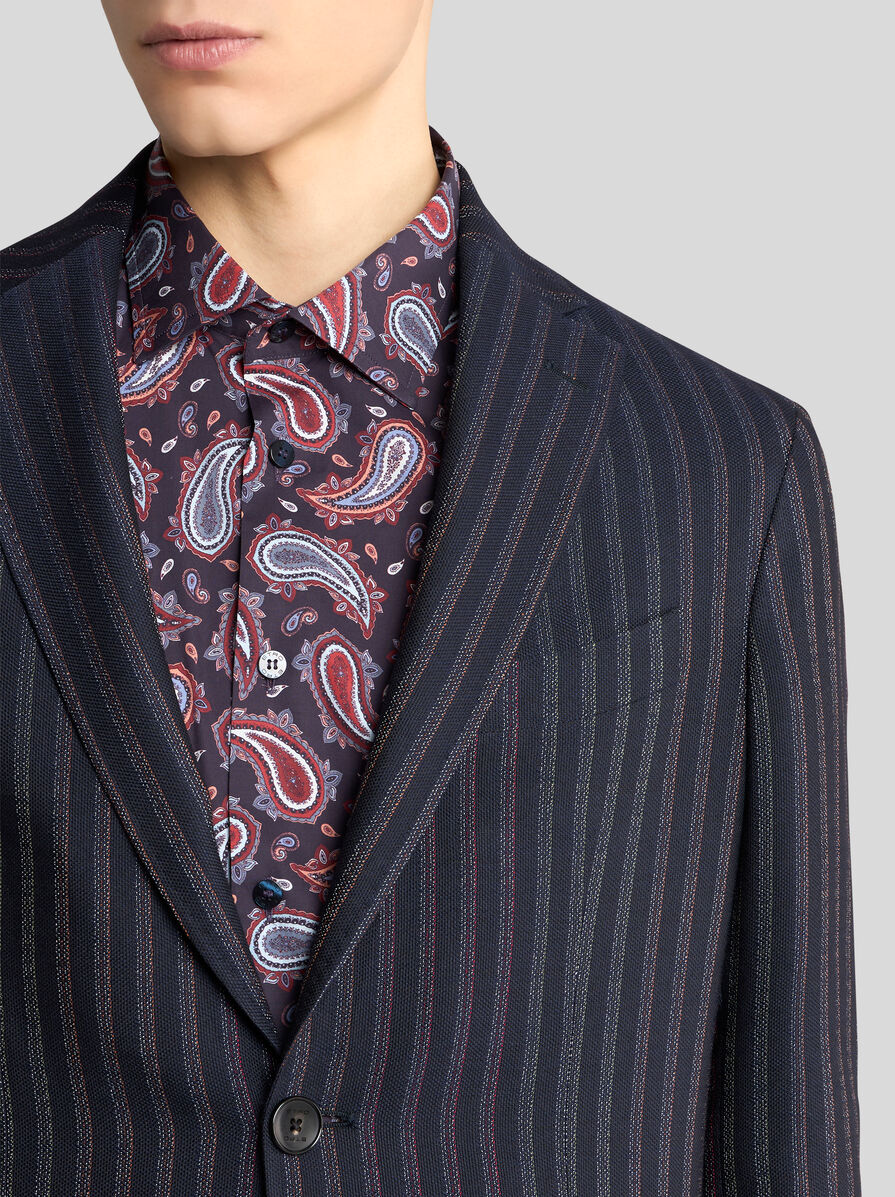 ETRO お洒落 洗練 ウールブレンド ストライプ スーツ 美品 ETRO ウール地 セットアップスーツ ストライプ シックな
