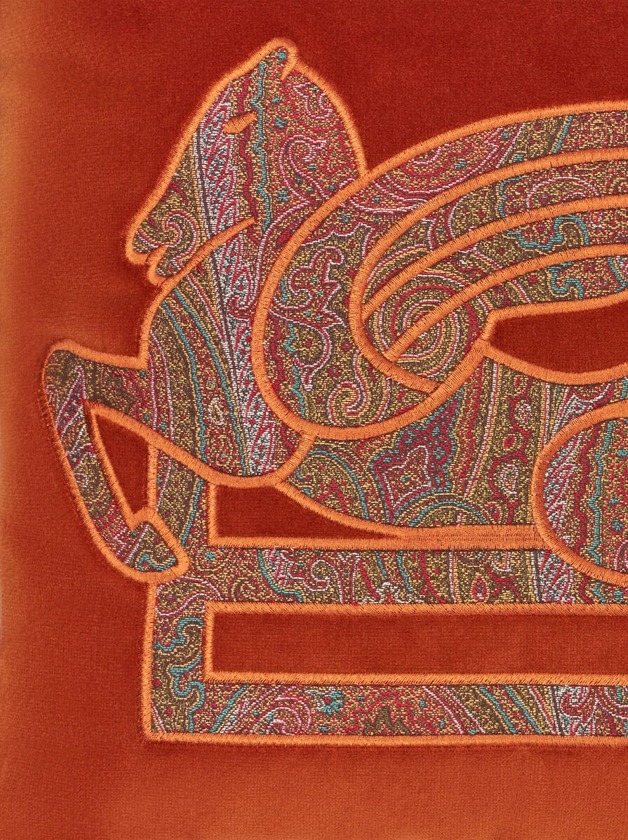 エンブロイダリー クッション