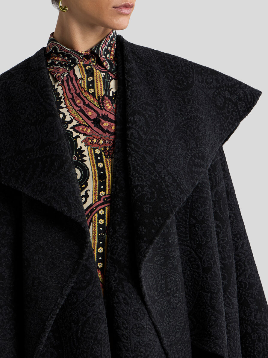 WOOL-BLEND JACQUARD CAPE WITH PAISLEY FOLIAGE MOTIF | Capes and