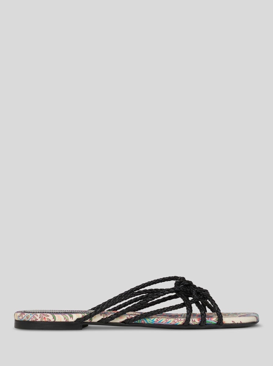 LOW SANDALS IN WOVEN LEATHER