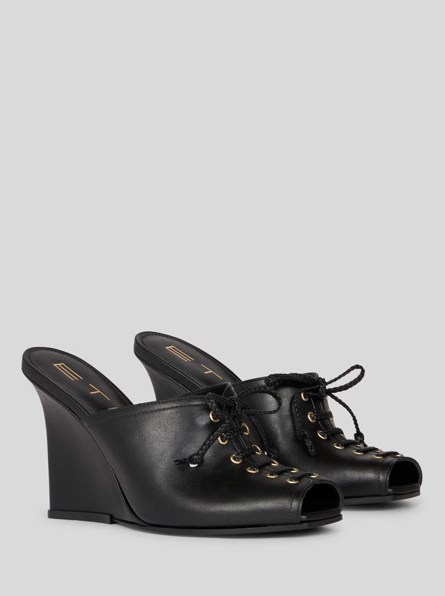 LACE-UP MULES WITH WEDGE